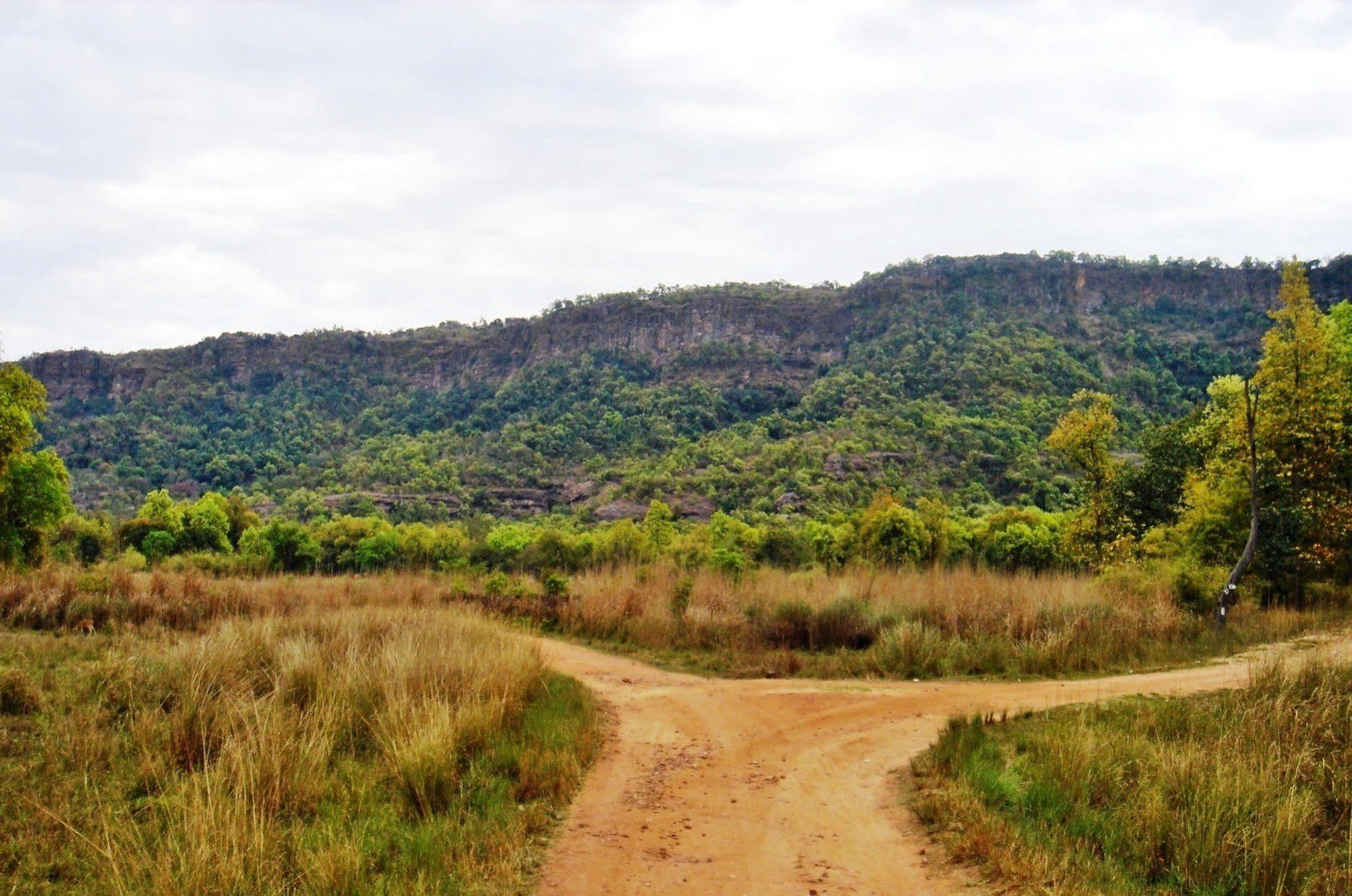Tiger Trails Resort Tāla Esterno foto